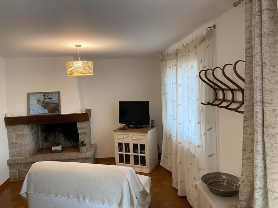 Logement Au Calme Pres D'Aurillac Sansac-de-Marmiesse Exterior foto